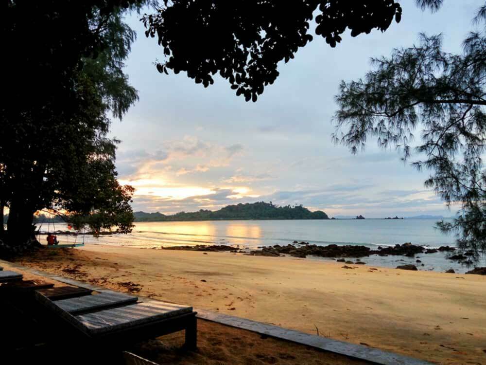 พาเที่ยวเกาะพยาม ระนอง